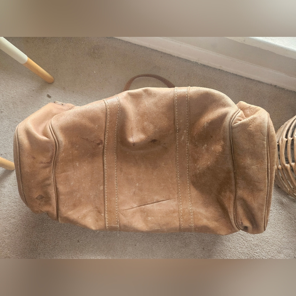 Vintage Light Tan Full Grain Leather Duffle Travel Bag. Unisex. - Picture 16 of 16